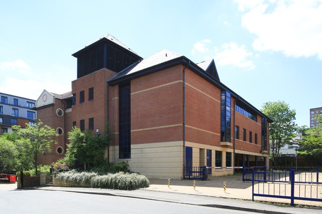 More details for Clarendon Rd, Redhill - Office to Rent