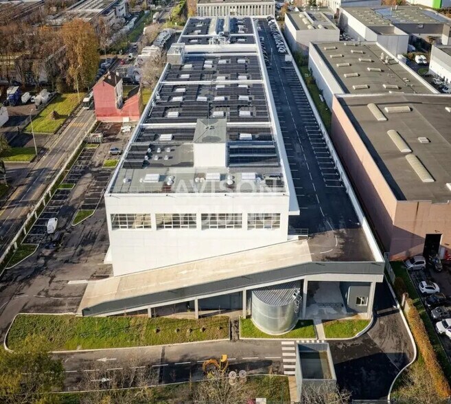 Light Industrial in Gennevilliers to rent - Aerial - Image 3 of 5