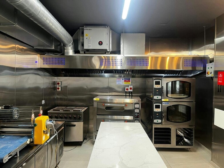 643 High Rd, London to rent - Building Photo - Image 3 of 14