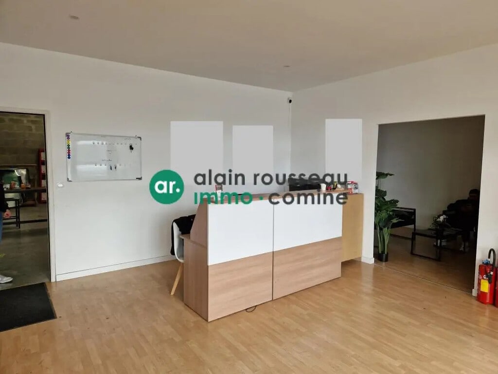 Location Commerce 450 m² - Photo 1