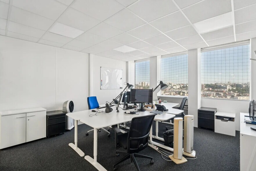 Office in Pantin to rent - Interior Photo - Image 2 of 9