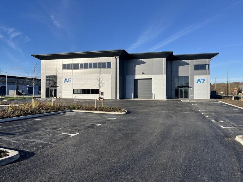 4 Adanac Dr, Nursling for sale - Building Photo - Image 1 of 1