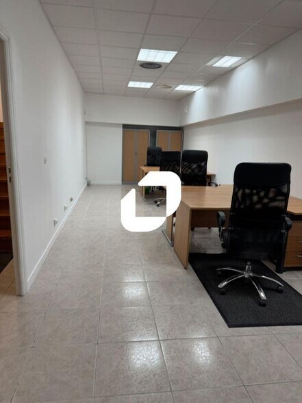 Office in Paris for sale - Interior Photo - Image 2 of 6