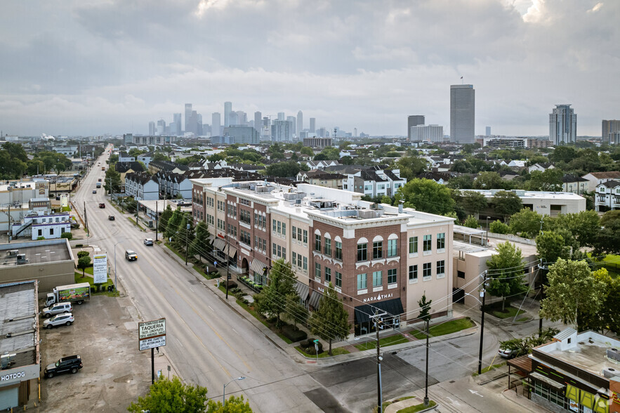 4601 Washington Ave, Houston, TX for rent - Building Photo - Image 3 of 10