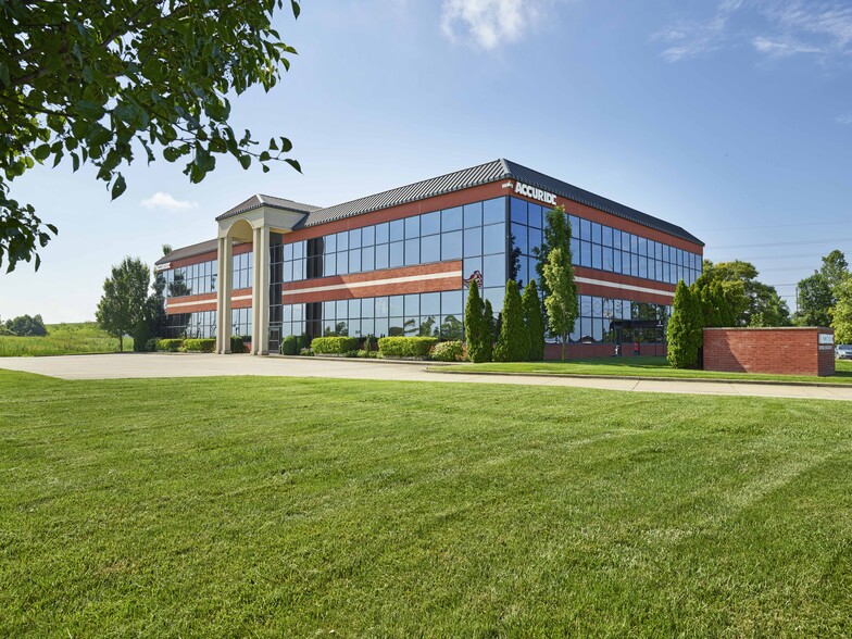 7140 Office Cir, Evansville, IN for rent - Building Photo - Image 1 of 10