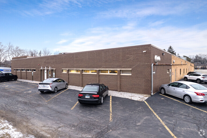 345 N Eric Dr, Palatine, IL for sale - Building Photo - Image 1 of 1