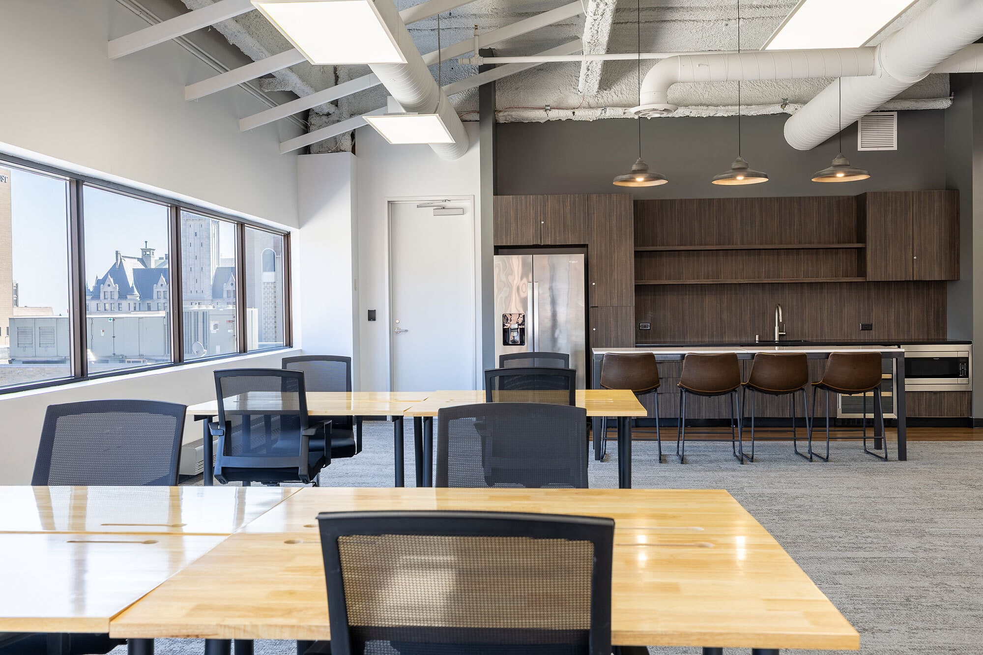 790 N Milwaukee St, Milwaukee, WI to rent Interior Photo- Image 1 of 12