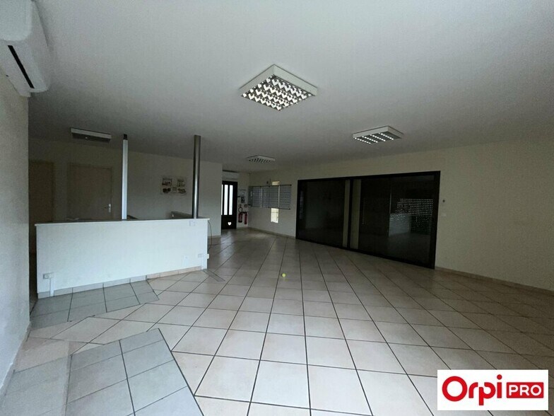 Office in SAINT-SYMPHORIEN-D'OZON to rent - Building Photo - Image 2 of 21