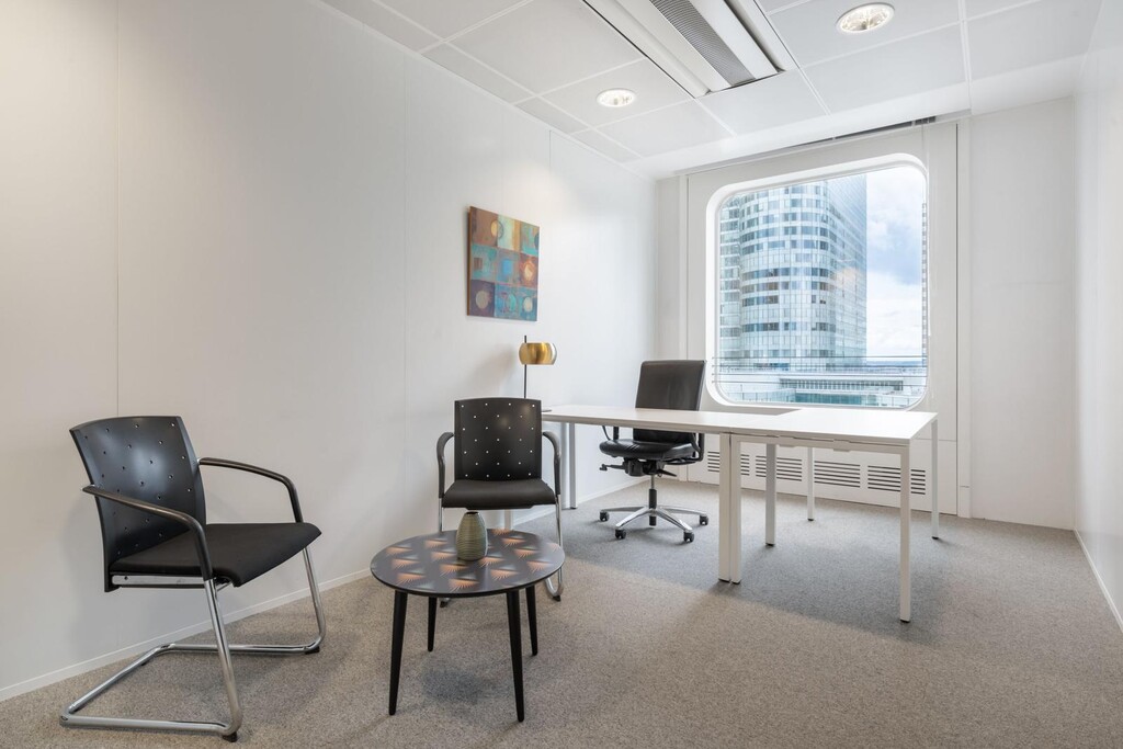 Location Bureaux 50 m² - Photo 1