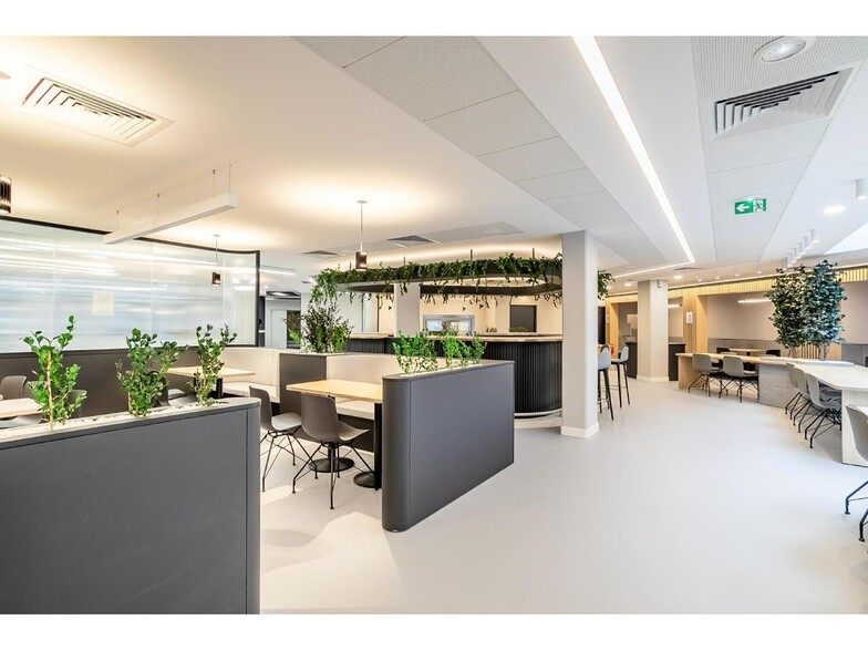 22 Quai Gallieni, Suresnes to rent - Interior Photo - Image 3 of 8