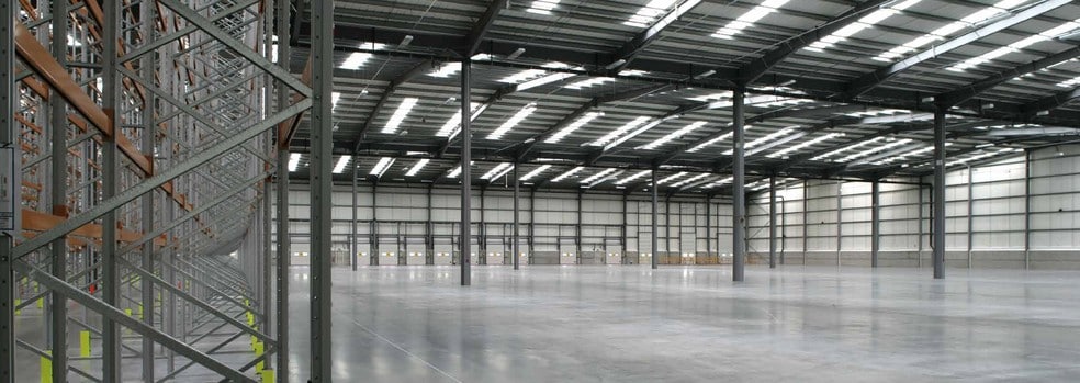 Summerhouse Road Summerhouse Rd, Northampton to rent - Interior Photo - Image 2 of 3