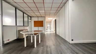 Light Industrial in Le Blanc-Mesnil to rent Interior Photo- Image 1 of 5