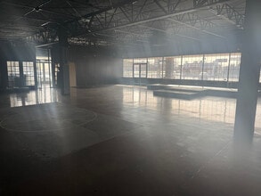 4099-4111 W Camp Wisdom Rd, Dallas, TX to rent Building Photo- Image 2 of 3