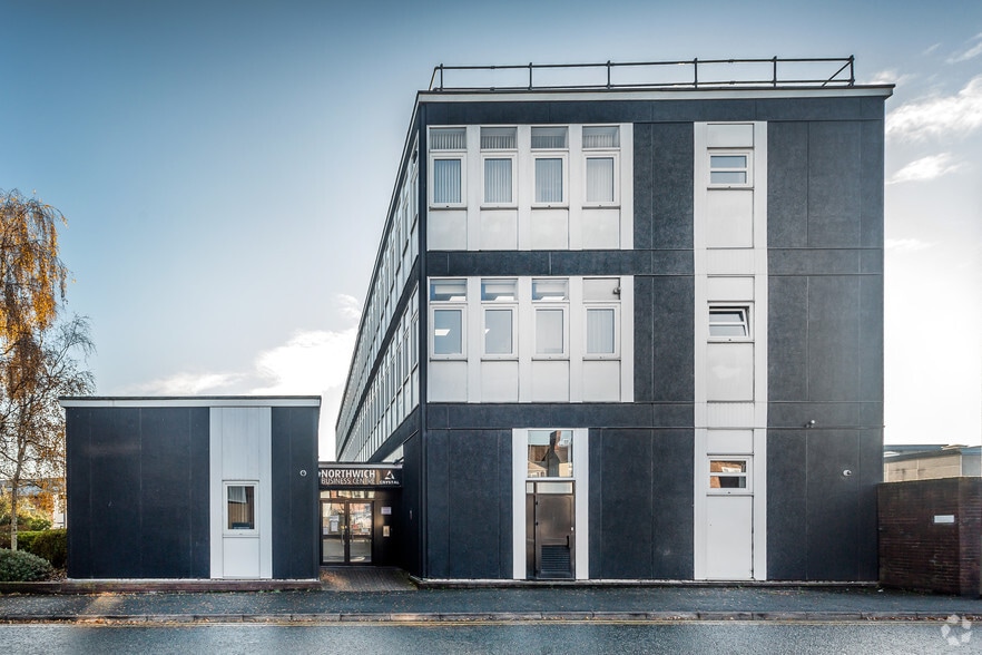 Meadow St, Northwich to rent - Building Photo - Image 2 of 2