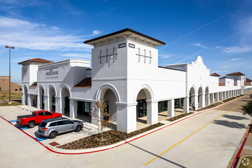 5800 N Interstate 35, Denton, TX for rent - Building Photo - Image 1 of 12