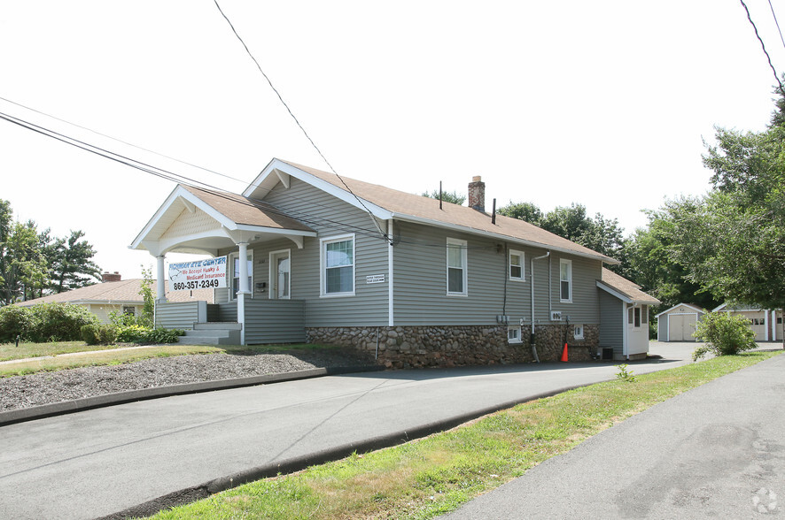 1232 Corbin Ave, New Britain, CT for sale - Primary Photo - Image 1 of 1