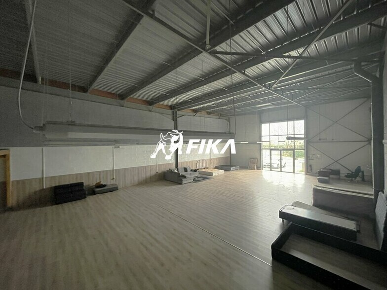 4 Rue Pythagore, Villeneuve-lès-Bouloc to rent - Interior Photo - Image 3 of 9