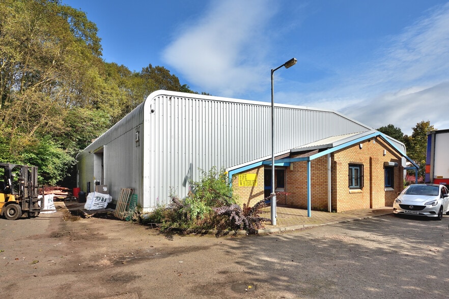 5 Crompton Rd, Glenrothes to rent - Building Photo - Image 3 of 20