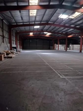 Location Entrepôt 3 200 m² - Photo 1