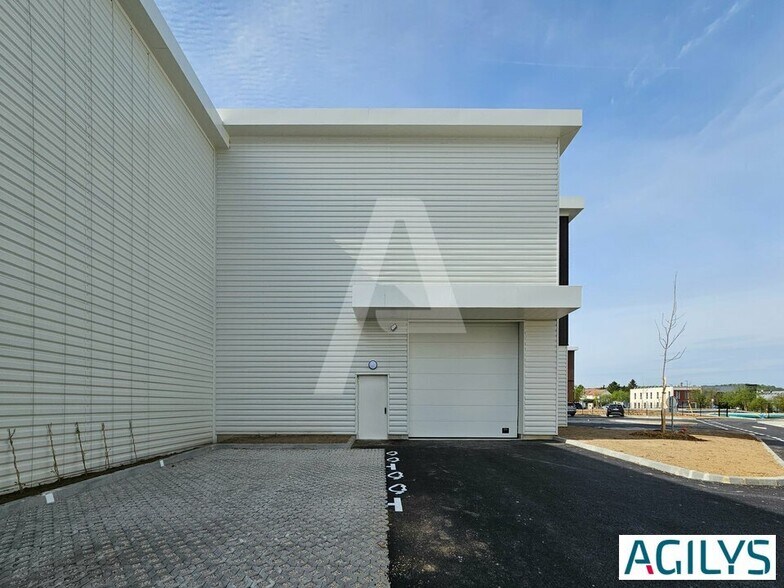 Light Industrial in Ollainville for sale - Building Photo - Image 3 of 12