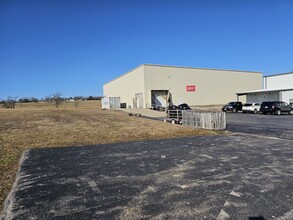 6010 E State Highway 76, Kirbyville, MO for rent Building Photo- Image 2 of 5