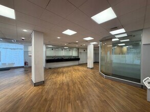 470-472 High Rd, London to rent Interior Photo- Image 2 of 2