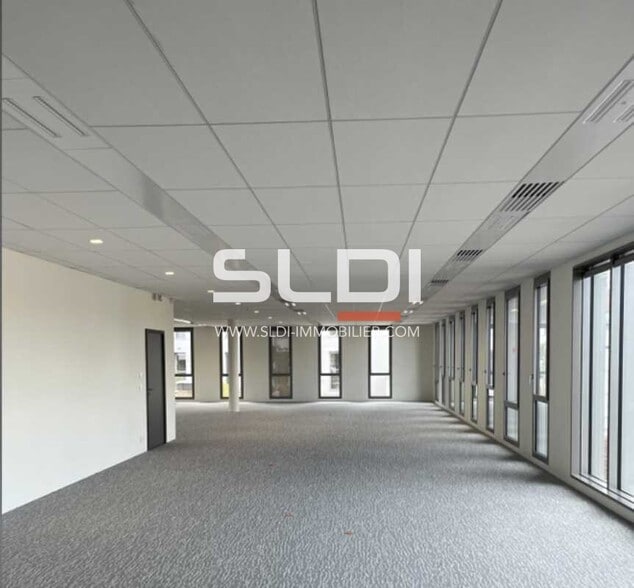 9 Rue Bonnet, Villeurbanne to rent - Building Photo - Image 2 of 6