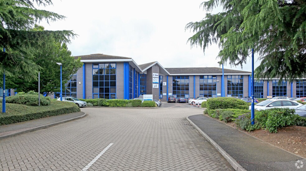 Watchmead, Welwyn Garden City for sale - Primary Photo - Image 1 of 6