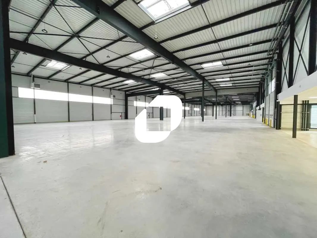 Office in Le Bourget to rent Interior Photo- Image 1 of 20