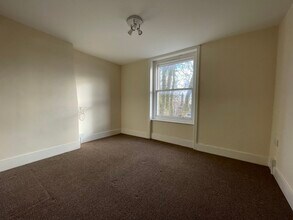 6 High St, Tenterden to rent Interior Photo- Image 2 of 6