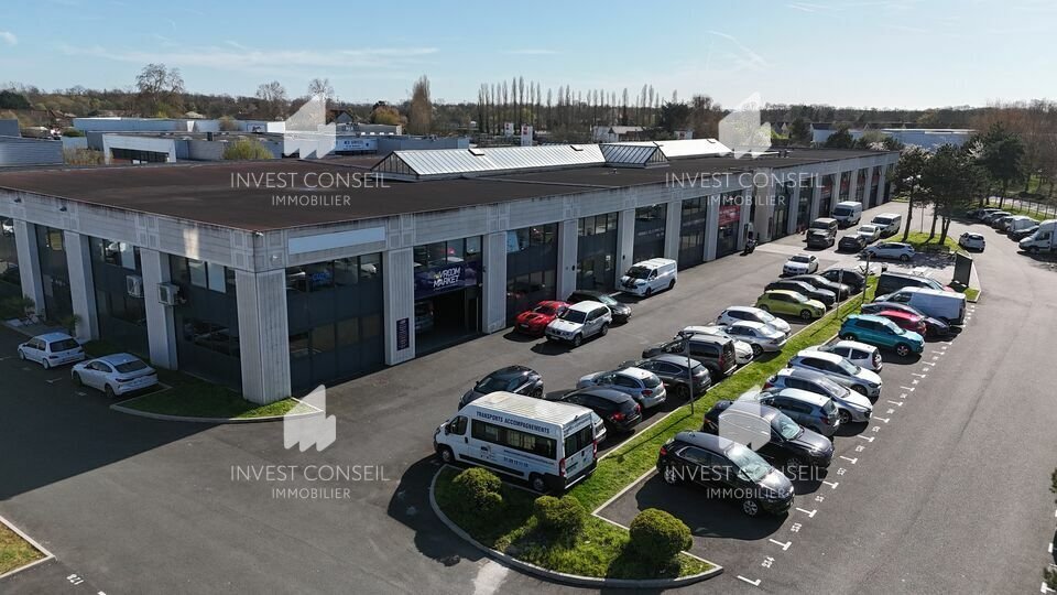 Light Industrial in Herblay-sur-Seine to rent - Building Photo - Image 1 of 8