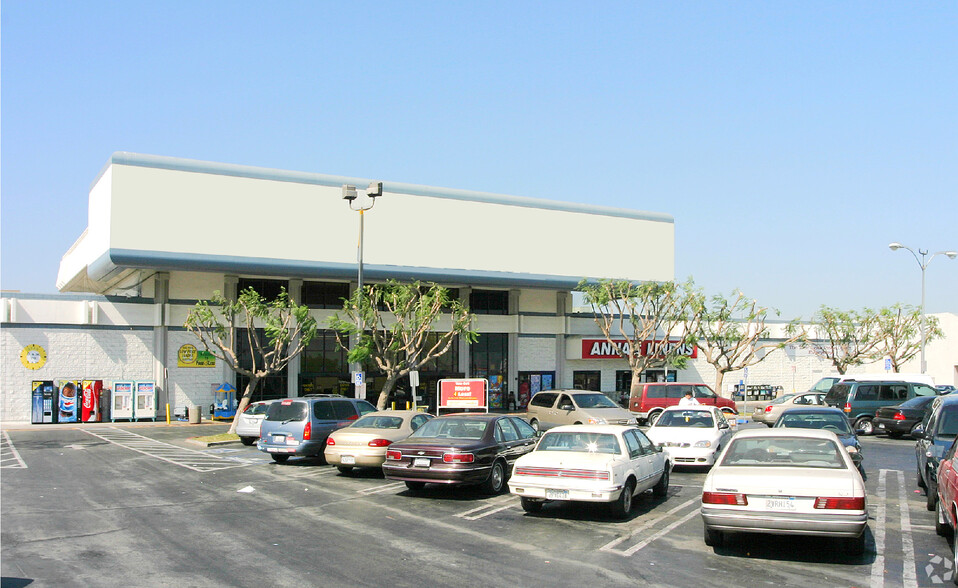 2001 E South St, Long Beach, CA for rent - Building Photo - Image 1 of 4