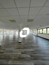 Office in Saint-Priest to rent Interior Photo- Image 2 of 8