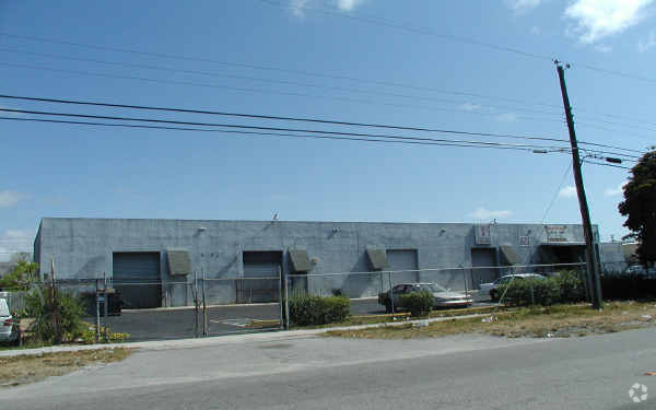 777 NW 28th St, Miami, FL for rent - Building Photo - Image 2 of 2