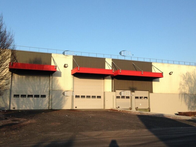 Light Industrial in Bonneuil-sur-Marne to rent - Building Photo - Image 2 of 3