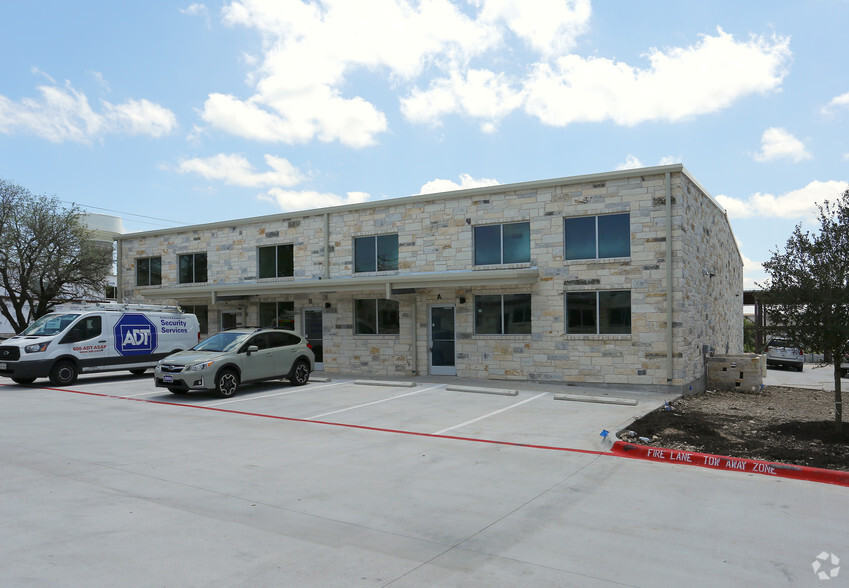 2000 Windy Ter, Austin, TX for rent - Building Photo - Image 1 of 5