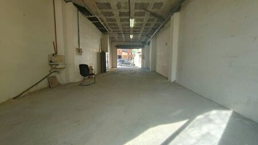 Retail in Manresa, Barcelona to rent Interior Photo- Image 1 of 4