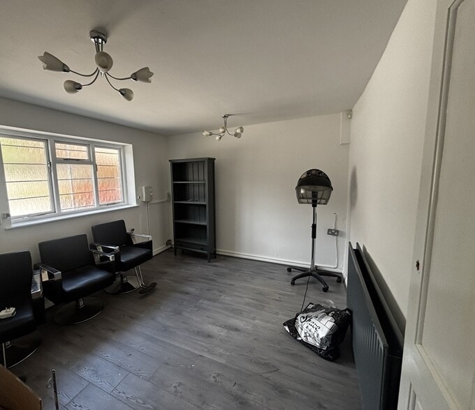 3 High St, Desford to rent - Interior Photo - Image 3 of 4