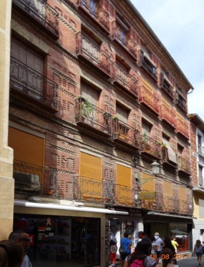 Retail in Segovia, Segovia to rent - Building Photo - Image 1 of 2