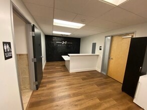 950 Fulton Ave, Sacramento, CA to rent Building Photo- Image 1 of 5