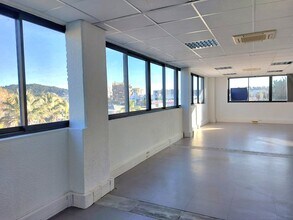 Avenue De L'Universite, La Valette-du-Var to rent Interior Photo- Image 1 of 7