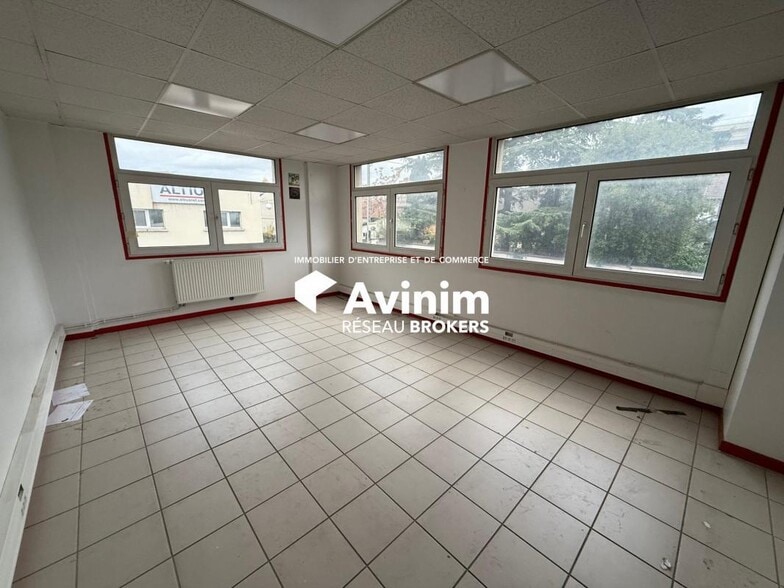 Office in Argenteuil to rent - Interior Photo - Image 1 of 3