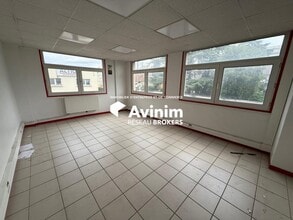 Industrial in Argenteuil for sale Interior Photo- Image 1 of 3