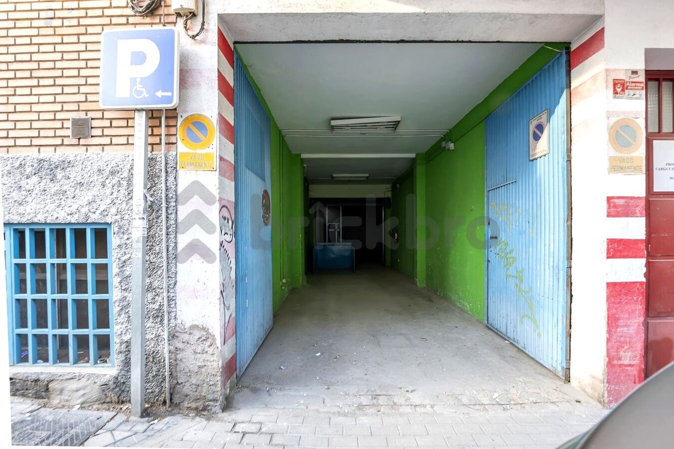 Madrid, MAD 28027 - Unit Puerta 03 -  - Interior Photo - Image 2 of 18