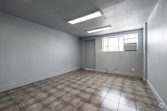 7676 N I-45, Houston, TX to rent Interior Photo- Image 2 of 3