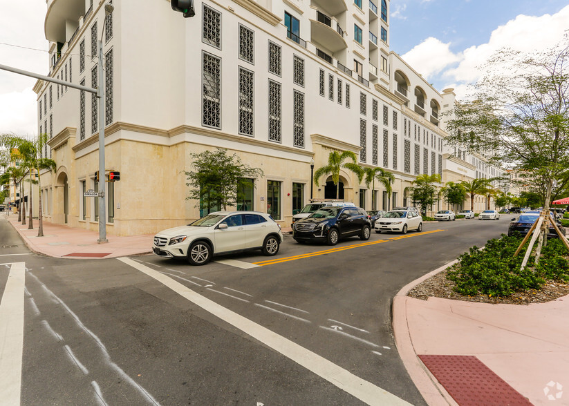 255 Giralda Ave, Coral Gables, FL for rent - Building Photo - Image 2 of 27