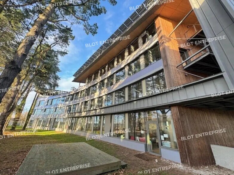 Office in Saint-Herblain to rent - Building Photo - Image 2 of 15