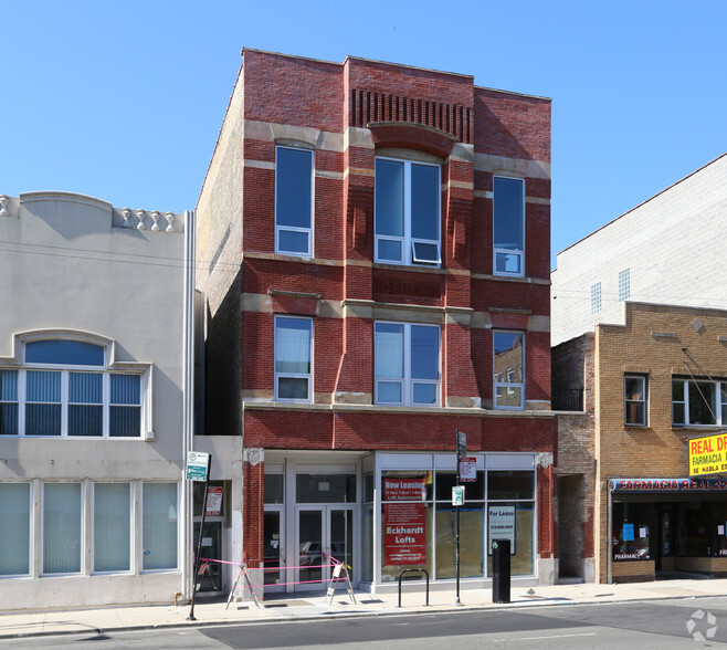 1532 W Chicago Ave, Chicago, IL for rent - Primary Photo - Image 1 of 14