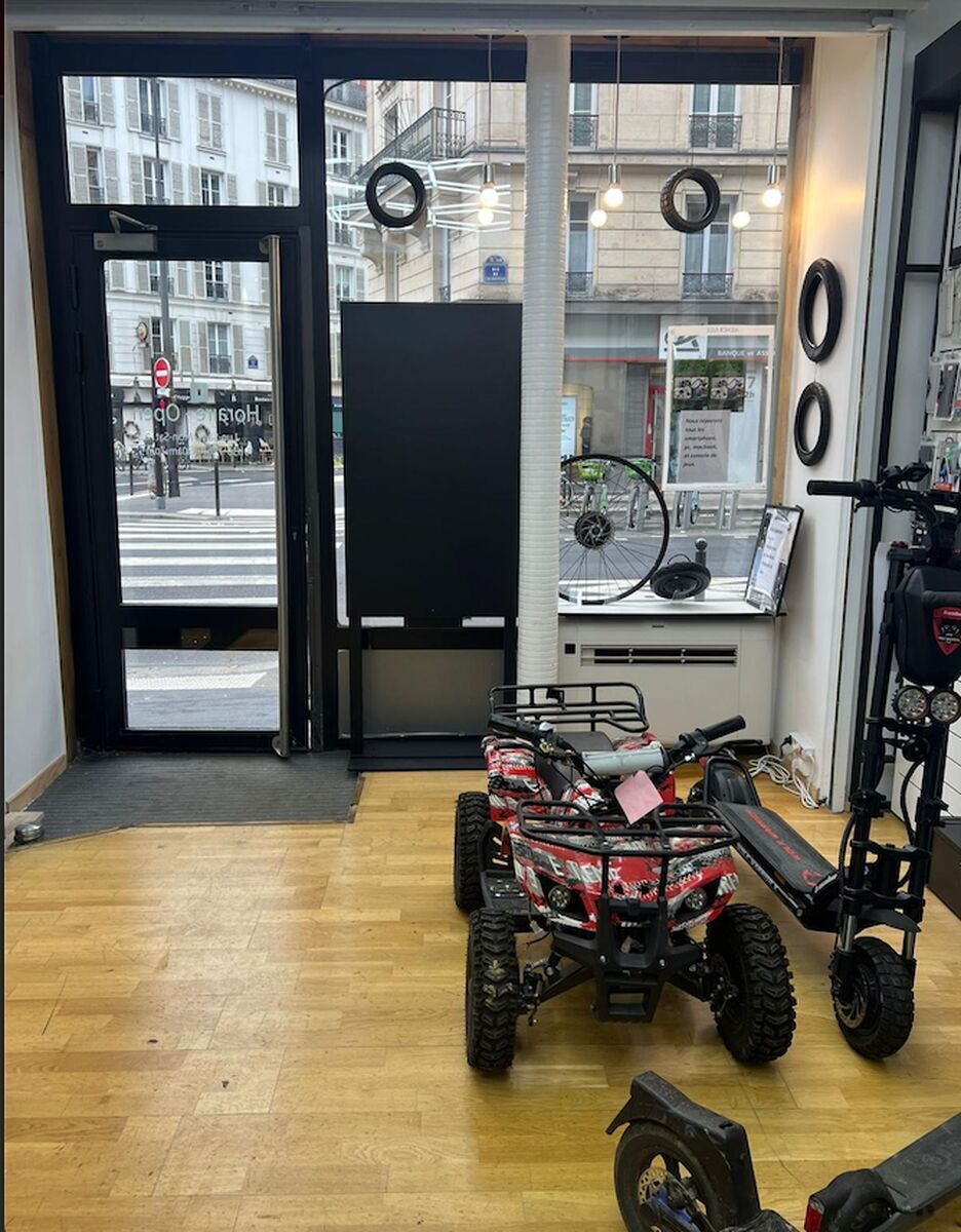 Retail in Paris to rent Building Photo- Image 1 of 5