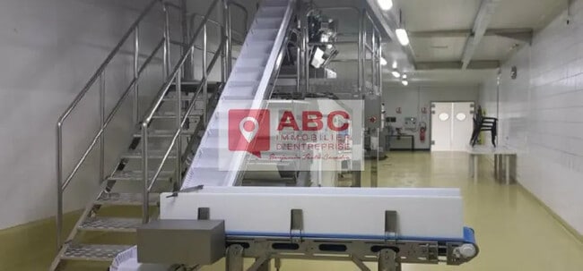 Location Local d'activités 3 761 m²